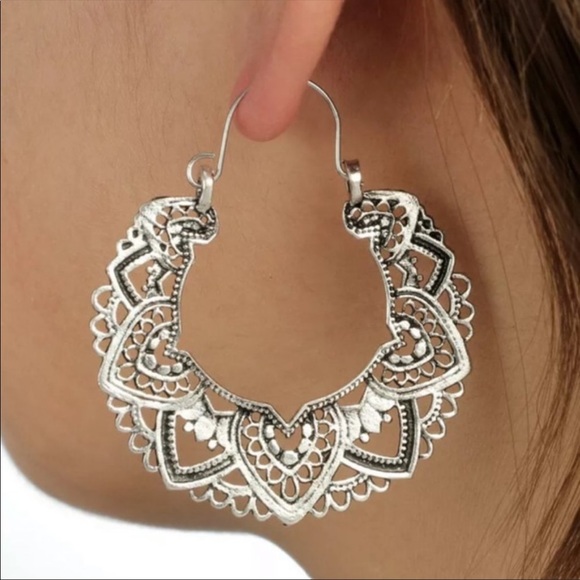 Jewelry - New Women’s Vintage Style Beautiful Earrings